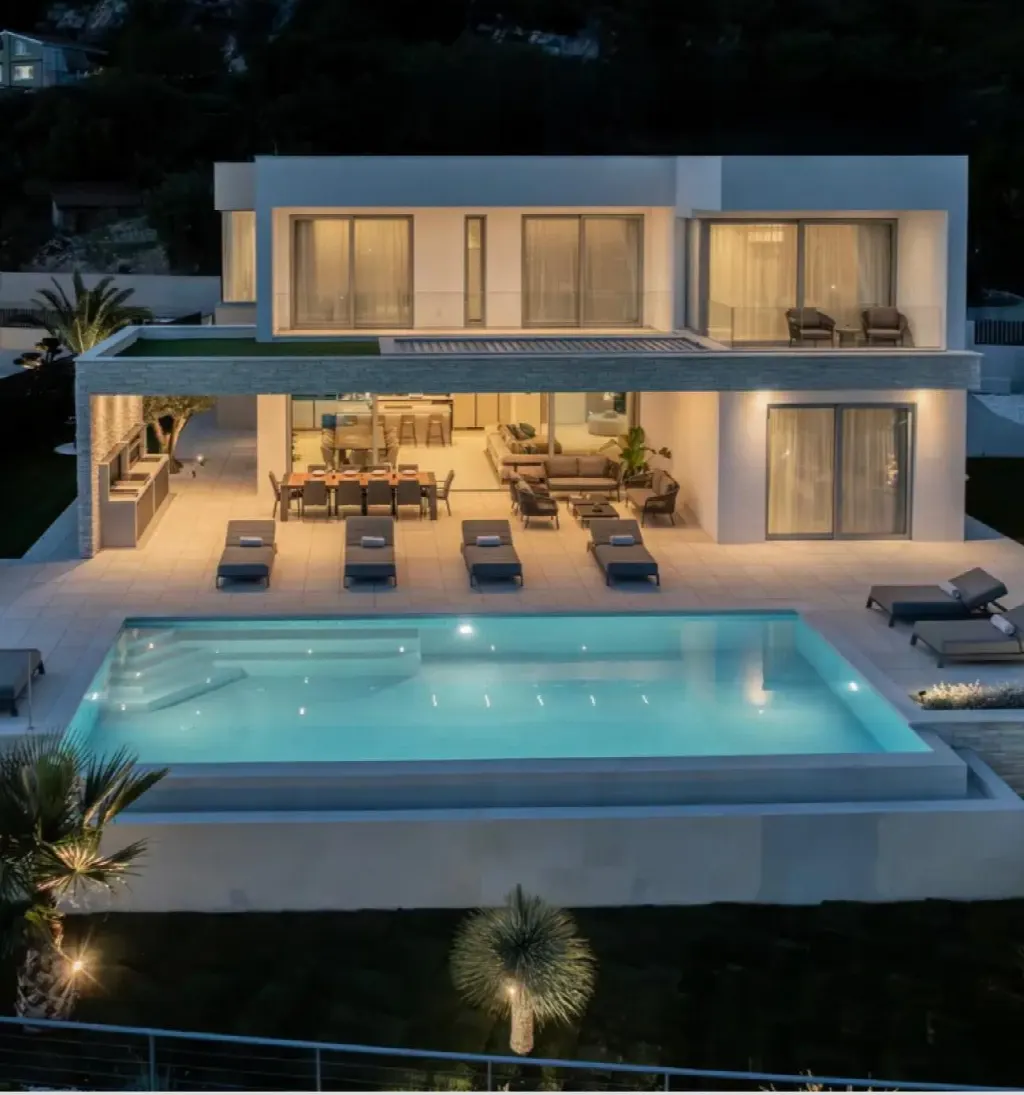 Kaštel Stari, Split – Infinity Pool Villa, Sea Views, 5 Bedrooms