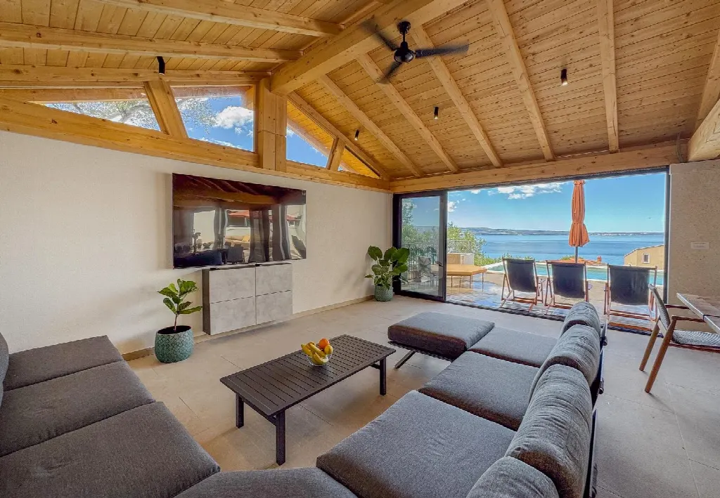 Split, Dalmatia – Sea-View Villa with Pool and 5 Bedrooms