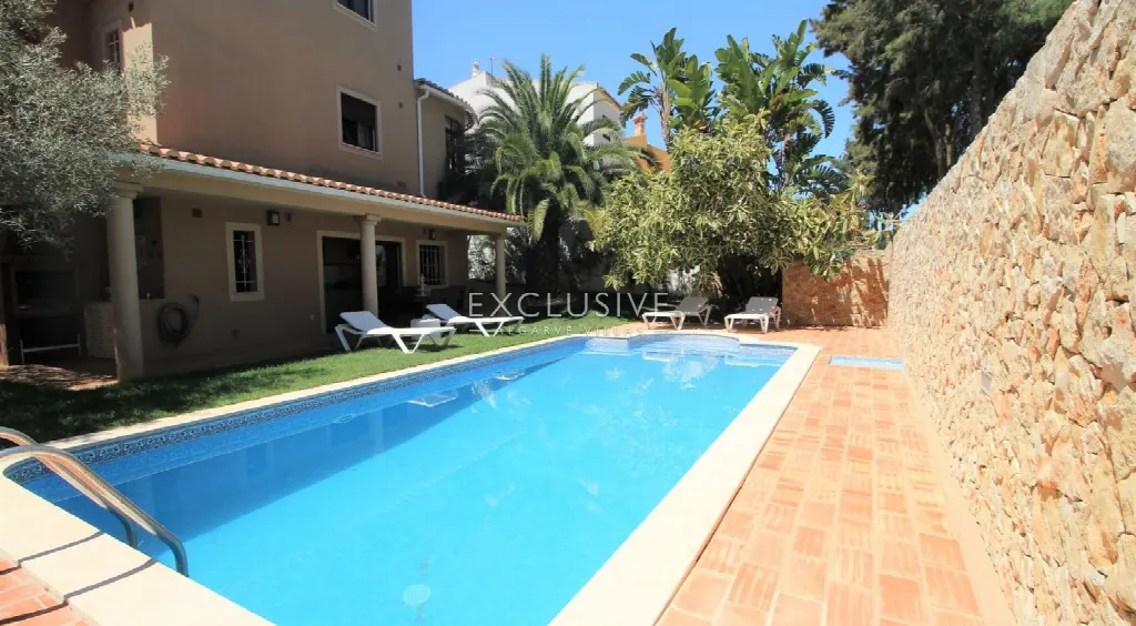 Lagos, Algarve – Renovated Villa with Pool, 4 Bedrooms