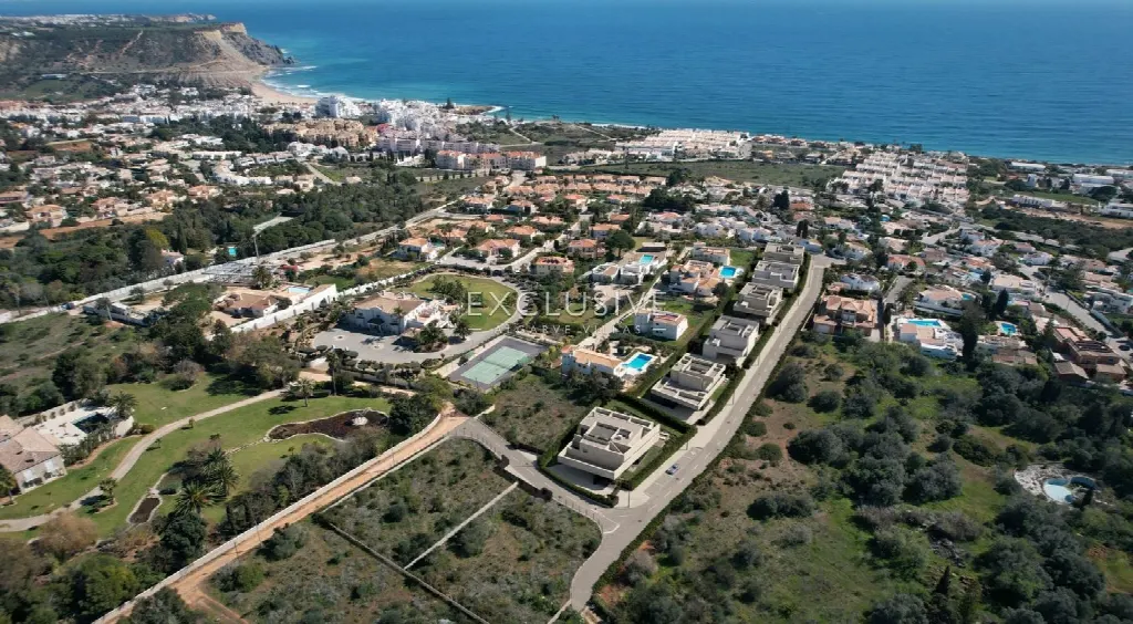 Lagos, Algarve – Modern Villa with Sea Views, 3 Bedrooms