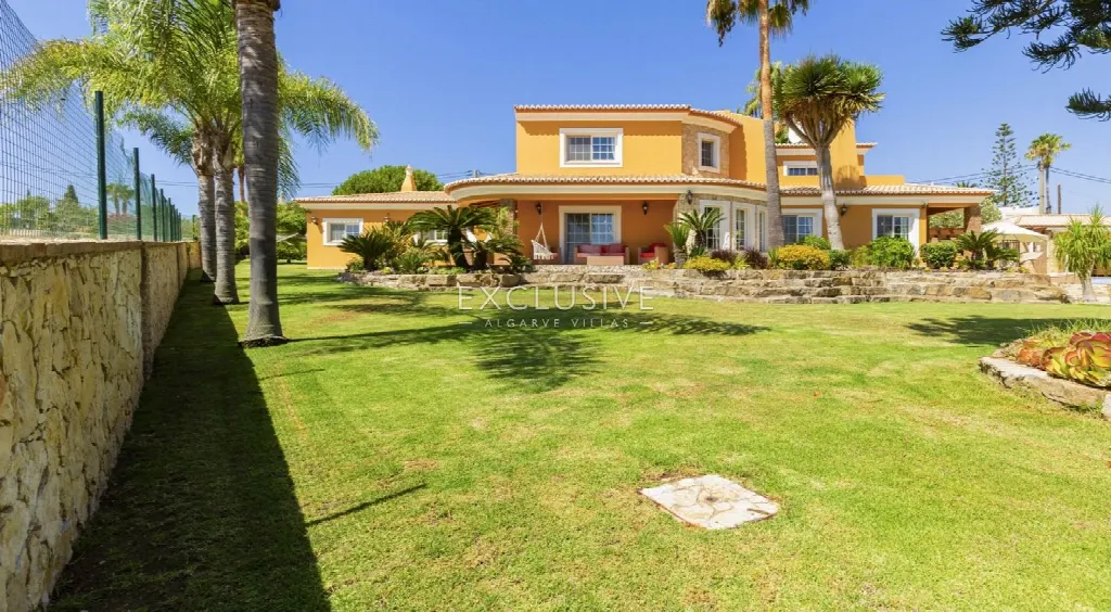 Lagoa, Algarve – Villa with Pool, Spa and 4 Bedrooms