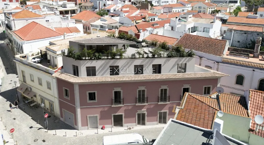 Silves, Algarve – City Villa with Rooftop Pool, 5 Bedrooms