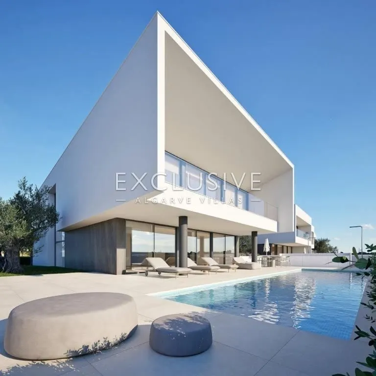 Lagos, Algarve – Modern Villa with Pool and 4 Bedrooms