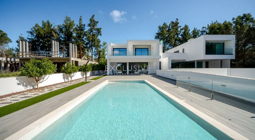 Loulé, Algarve – New Villa, 3 Bedrooms, Saltwater Pool