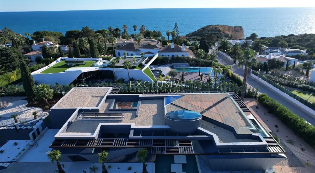 Lagoa, Algarve – Modern Villa near the Cliffs, 4 Bedrooms