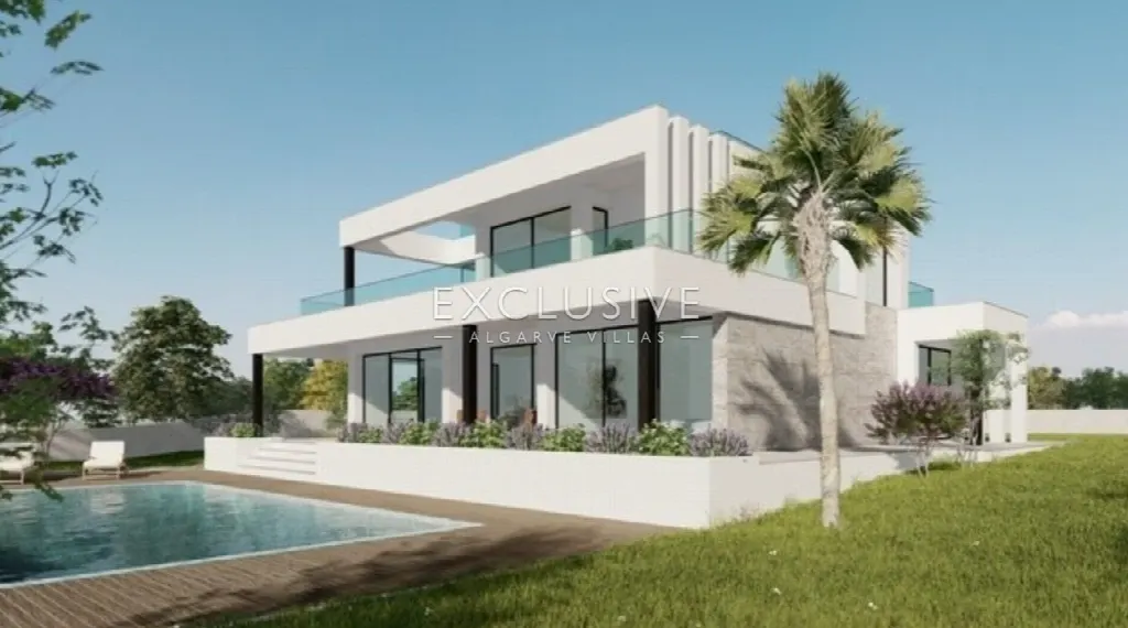 Lagoa, Algarve – Sea-View Villa with Pool and 4 Bedrooms