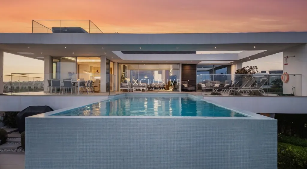 Lagos, Algarve – Modern Villa, Sea Views, Pool, 3 Bedrooms