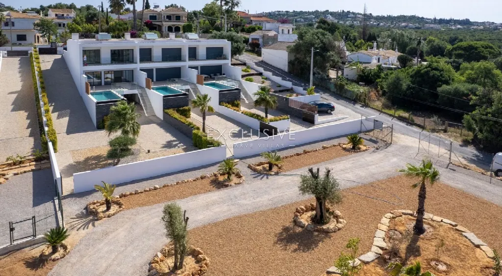 Loulé, Algarve – New-Build Villa with Basement and Pool, 3 Bedrooms
