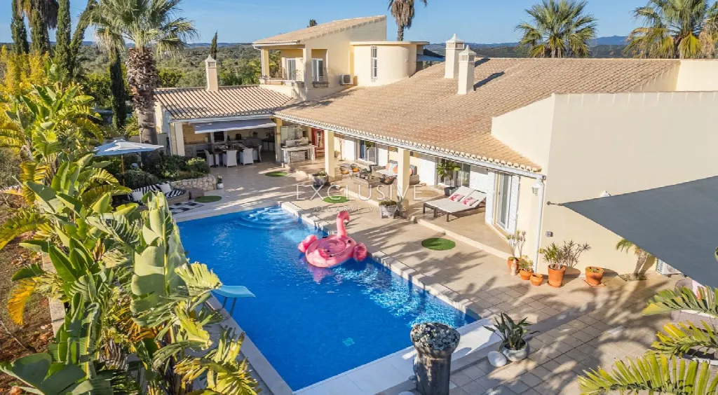 Lagos, Algarve – Villa with Saltwater Pool and 4 Bedrooms