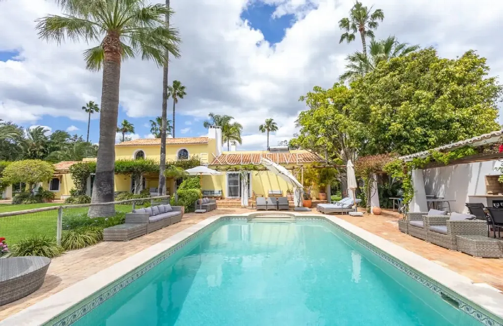 Portimão, Algarve – Villa with Orchards, 6 Bedrooms