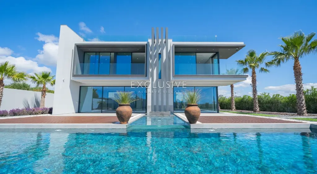 Lagos, Algarve – Modern Villa with Sea Views, 3 Bedrooms