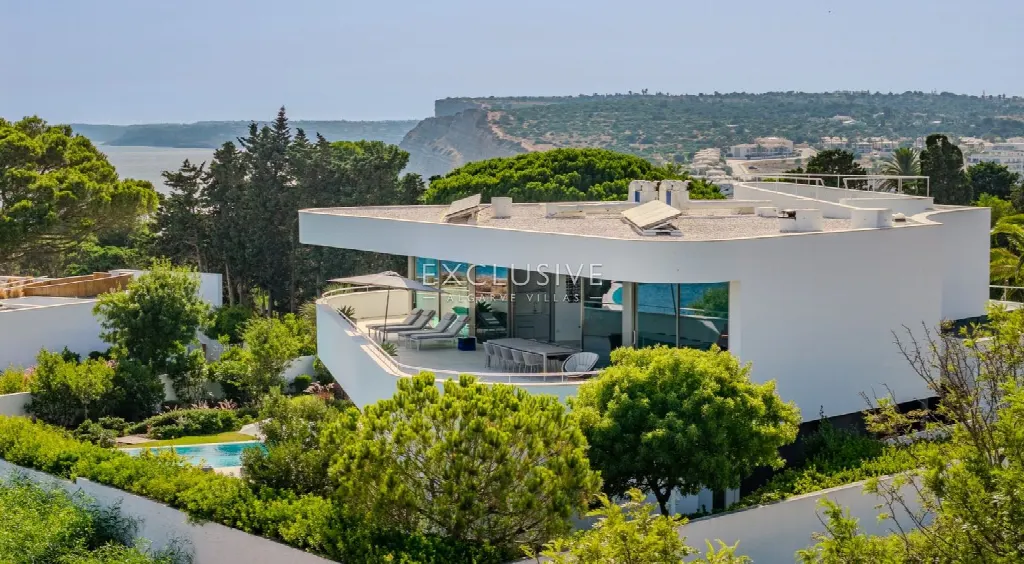 Lagos, Algarve – Villa with 360° Sea Views and 6 Bedrooms