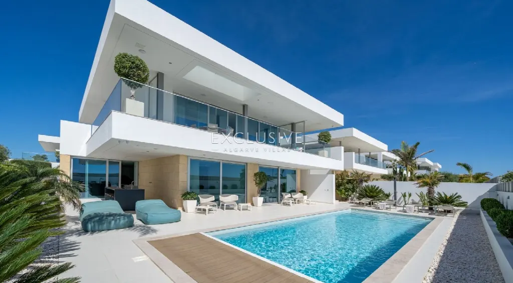 Lagos, Algarve – Sea-View Villa with 3 Bedrooms