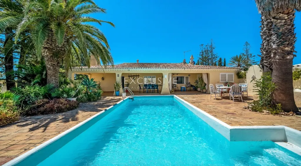 Lagoa, Algarve – Quinta with Orchards, 3 Bedrooms