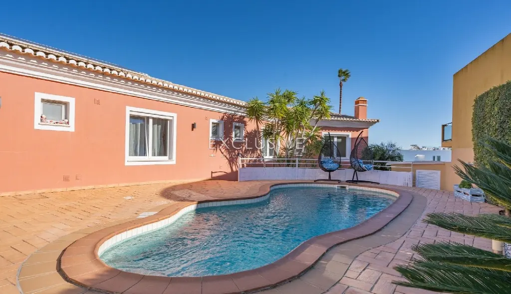 Lagos, Algarve – Villa with Annex and Roof Terrace, 3 Bedrooms