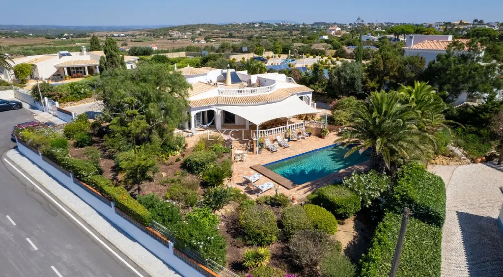 Lagos, Algarve – Ocean-View Villa with Pool and 4 Bedrooms