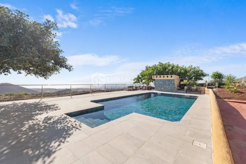 San Miguel de Abona, Tenerife – Villa with Sea Views and 5 Bedrooms