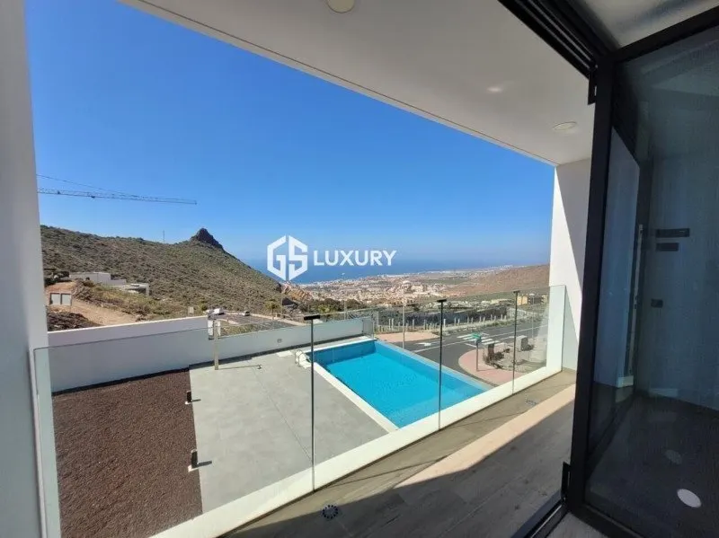 Adeje, Tenerife – Ocean View Villa with Pool, 4 Bedrooms