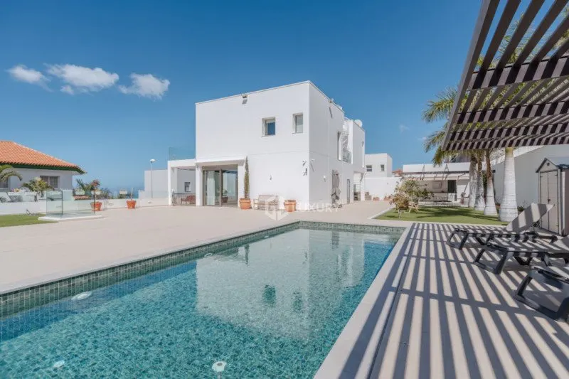Adeje, Tenerife – Villa with Sea Views, Apartment, 5 Bedrooms