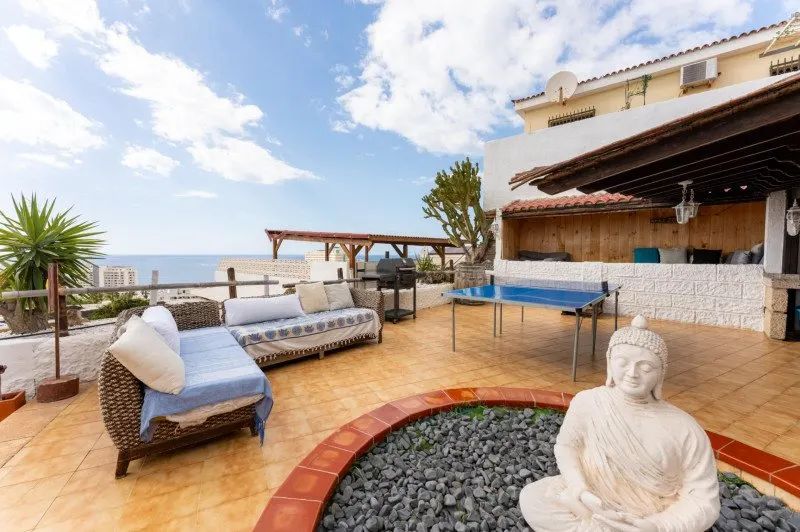 Adeje, Tenerife – Villa with Atlantic Views, Pool and 7 Bedrooms