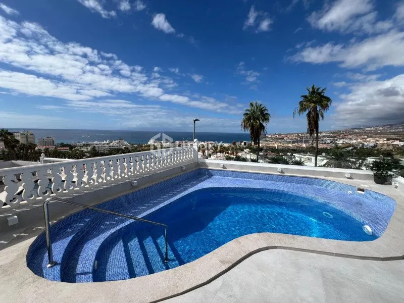 Adeje, Tenerife – Ocean-View Villa with 4 Bedrooms