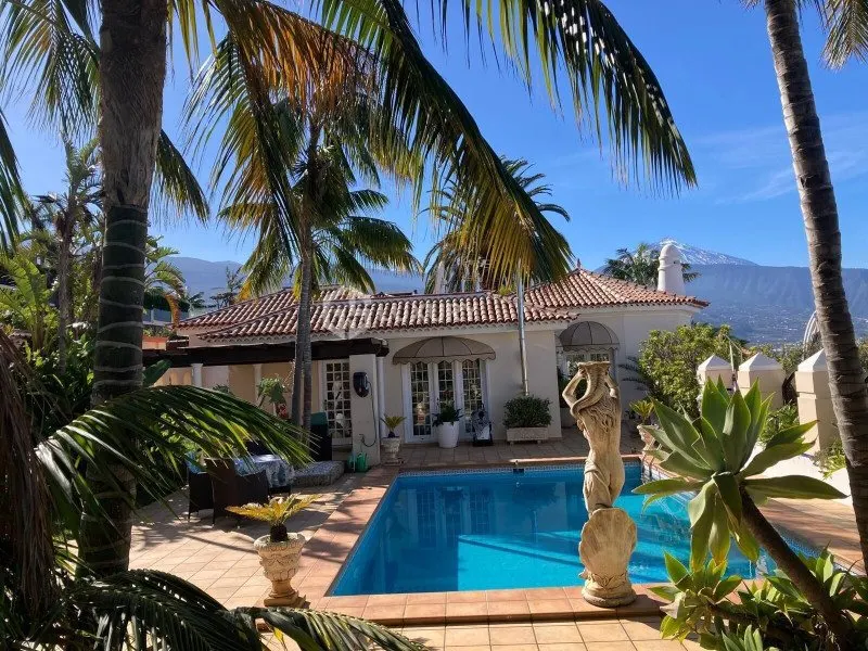 Santa Úrsula, Tenerife – Villa with Ocean and Teide Views, 4 Bedrooms