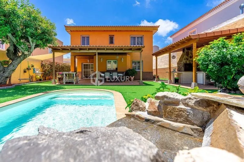 Adeje, Tenerife – Detached Villa with Pool and 4 Bedrooms