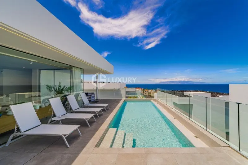Adeje, Tenerife – New Villa with Pool and Lift, 4 Bedrooms