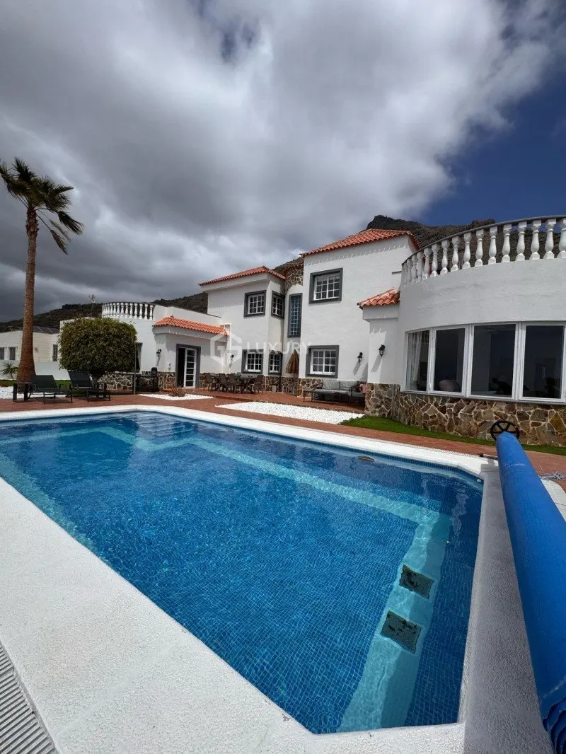 Adeje, Tenerife – Villa with Separate Apartment, 4 Bedrooms
