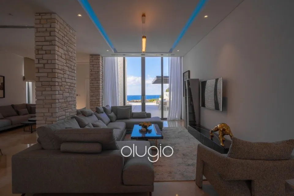 Sea Caves, Paphos – 5-Bedroom Villa with Water Views