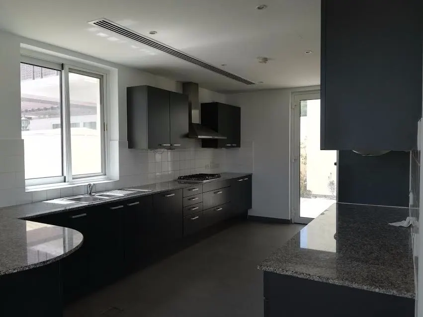 Al Mouj, Muscat – Lakeview Villa with Pool, 5 Bedrooms