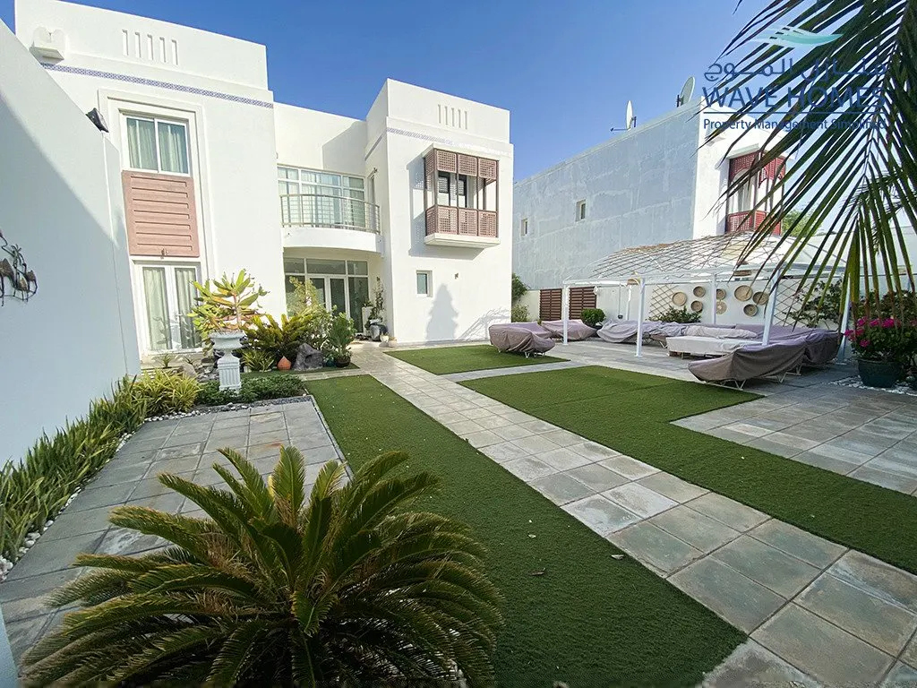 Al Mouj, Muscat – Lakefront Villa with Pool, 5 Bedrooms