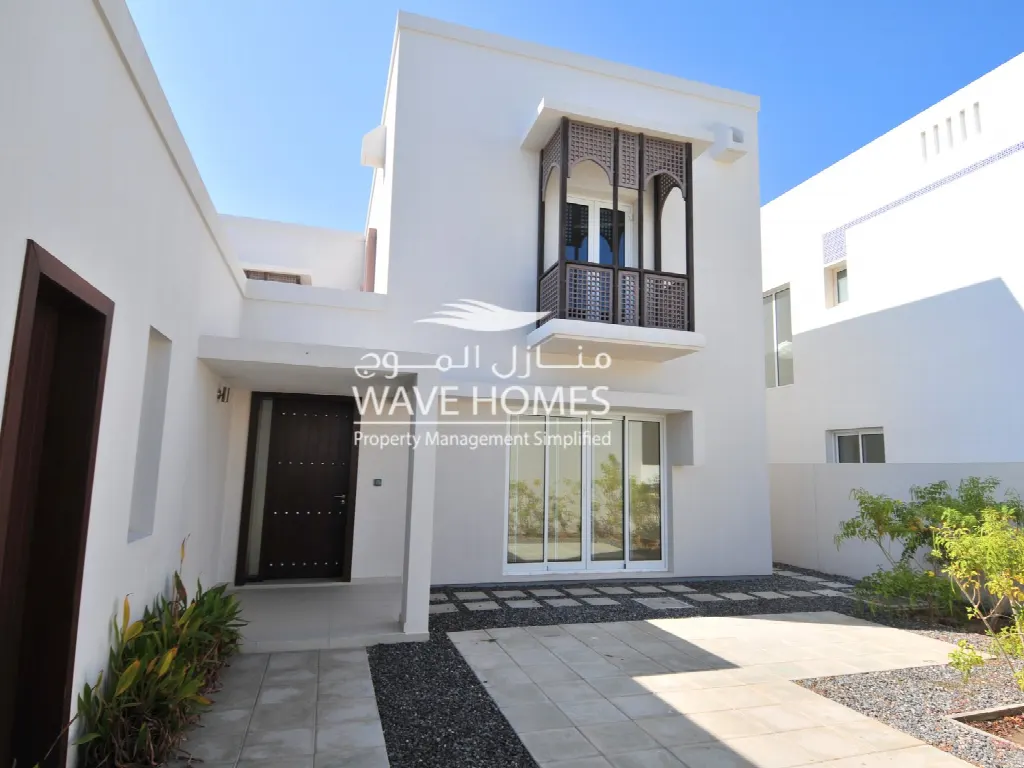 Al Mouj, Muscat – Lakefront Villa with Pool, 4 Bedrooms