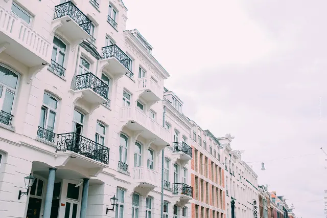 Selling an apartment in Frankfurt: Basics, procedure, taxes – Guide