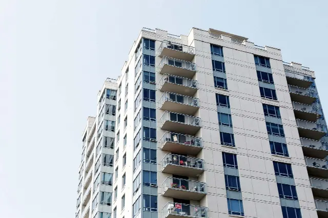 Contact prospective buyers and accept inquiries