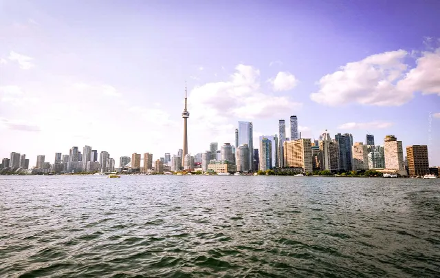 Luxury Realty Toronto (Canada): Condo, House and Capital Investment