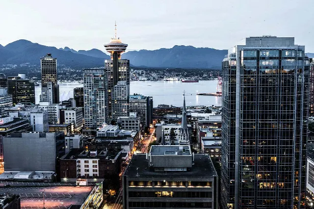 Luxury Realtor Vancouver (Canada): Condo, House and Capital Investment