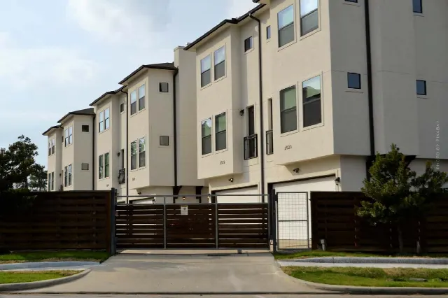 Apartment building: asset value, market value and yields