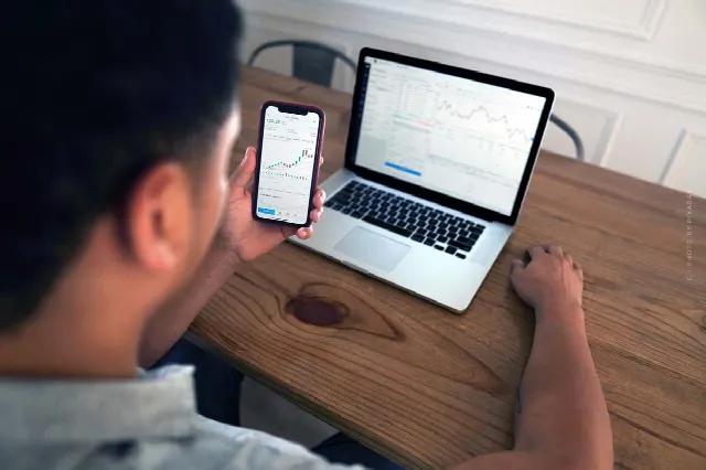 Robo Advisor: Digital asset management & investment helper + comparison