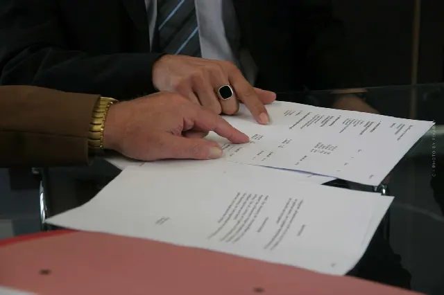Compare sample contracts: Brokerage contract