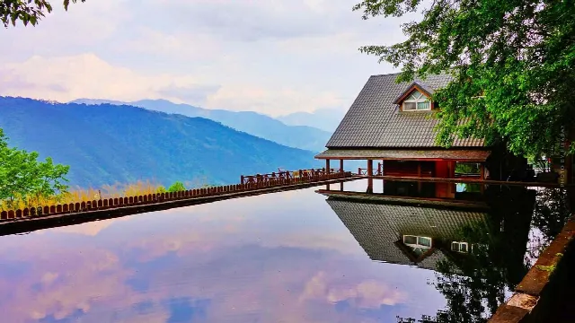 Holiday home: buy and rent out property by the sea, lake or in the mountains & achieve a return on your investment
