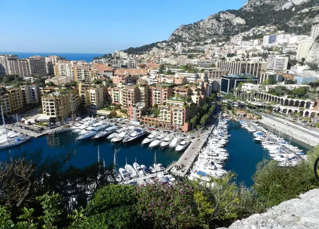 Monaco residential building for 68 million euros: City center, 10 floors on 1,380 m² – Off Market