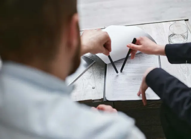 Apartment sale purchase contract: What to watch out for? – Content, notary & documents