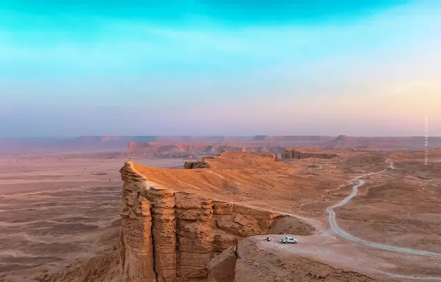 The Line (Saudi Arabia): Location, photos + videos of the construction project