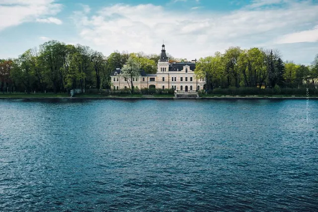 10% tipster commission Berlin: 10.5 million villa south/west – buyers for this and other villas
