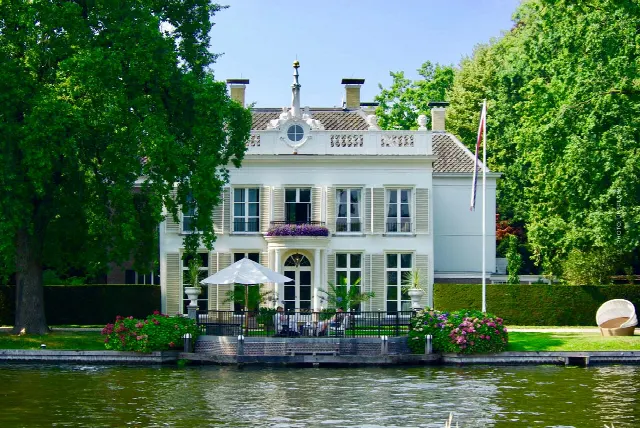 Selling a villa Broker commission: How high?