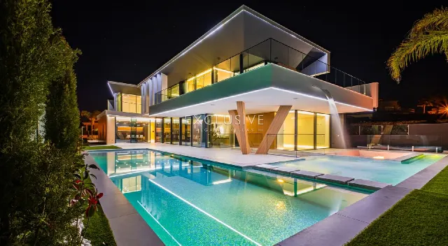 Sea-View Villa with Rooftop Terrace, 5 Bedrooms