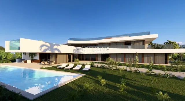 Villa with Suspended Pool and Spa, 7 Bedrooms