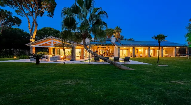 Golf-Front Villa with Spa and 4 Bedrooms