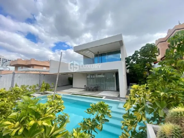 Villa 50 m from the Sea, 4 Bedrooms